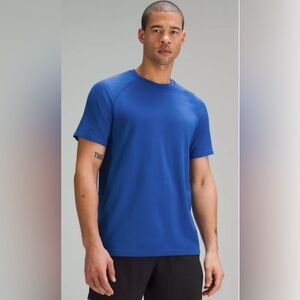 🍋Men’s Lululemon Metal Vent Tech Short Sleeve Size M Blue🍋